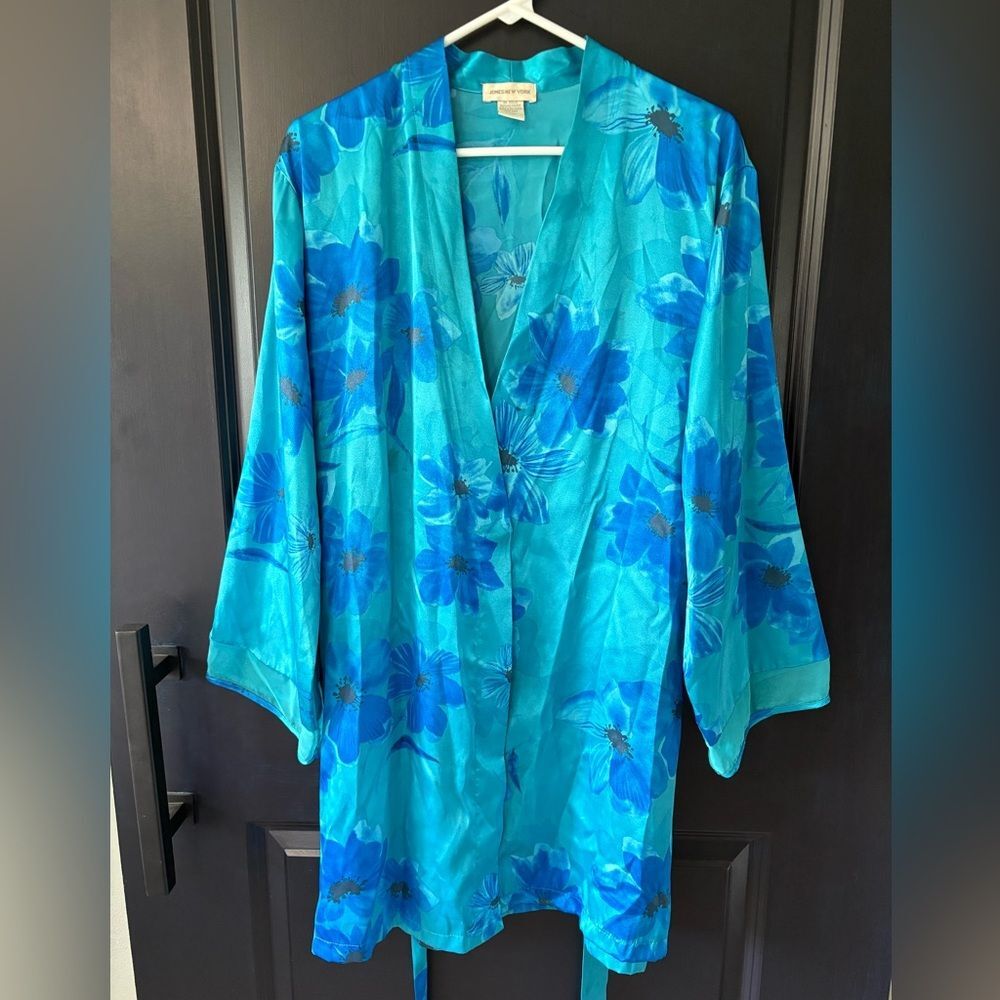 Jones New York Silky Blue Floral Robe. Size L/XL